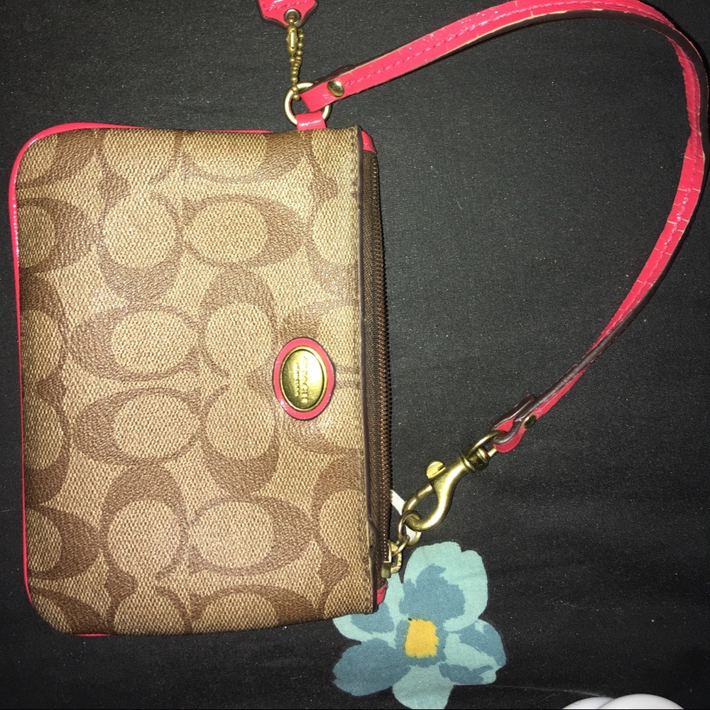 COACH wristlet (leather)